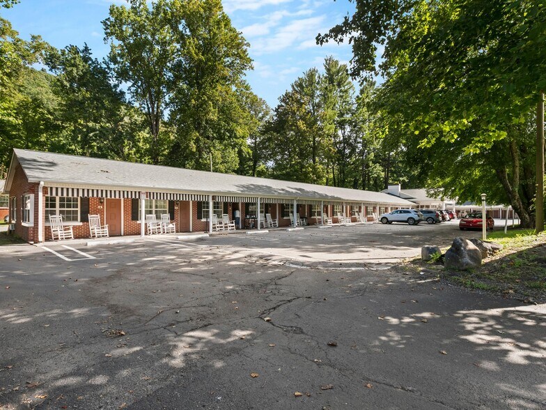 More Photos Of 2474 Soco Rd, Maggie Valley Hotel For Sale
