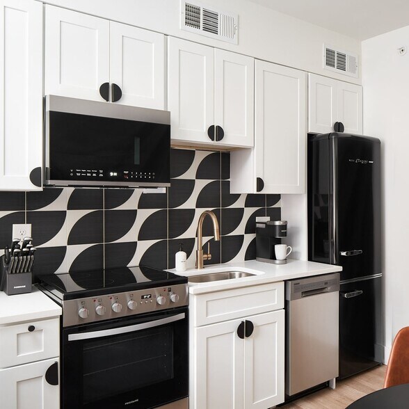 More Photos Of 1460 Peachtree St NW, Atlanta Apartments For Sale