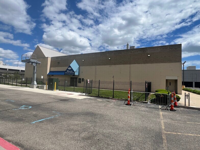 More Photos Of 60 E Warren Ave, Detroit Medical For Lease
