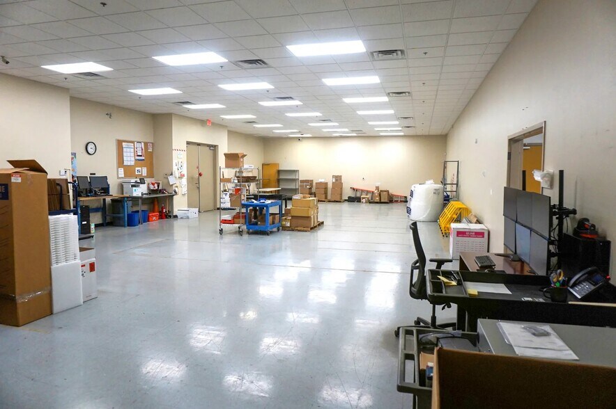 More Photos Of 8515 E Anderson, Scottsdale Research And Development For Lease