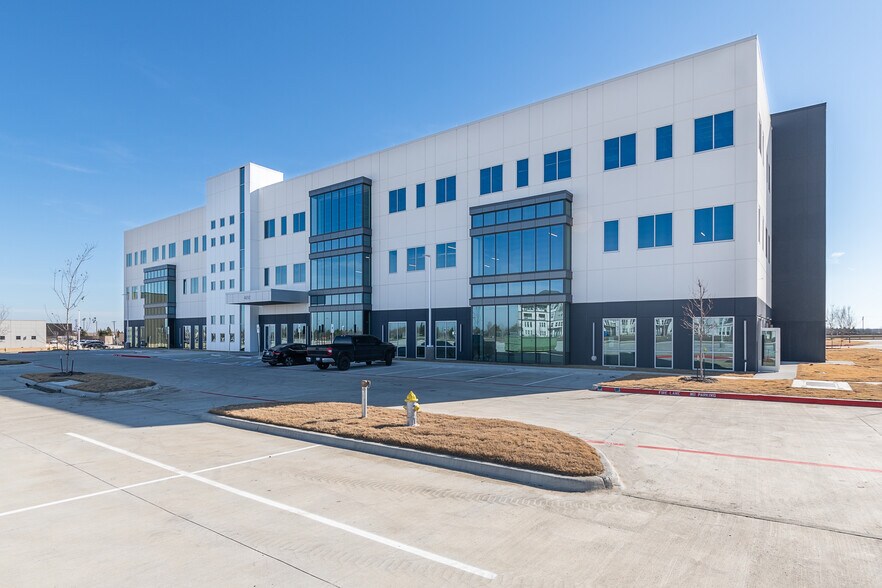 More Photos Of 4650 President George Bush Hwy, Sachse Medical For Lease
