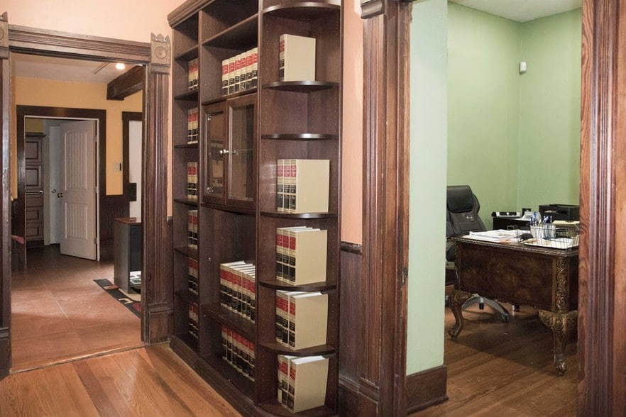 More Photos Of 902 E 7th St, Austin Office For Lease