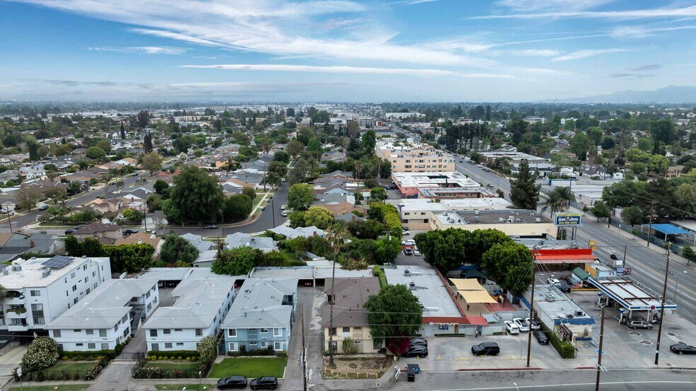 More Photos Of 7224 Hazeltine Ave, Van Nuys Apartments For Sale