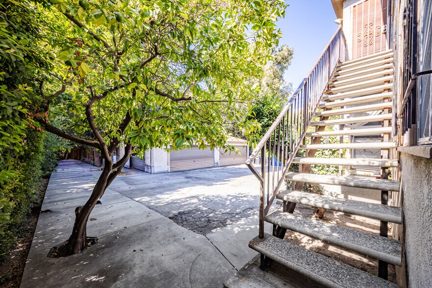 More Photos Of 1541-1547 Veteran Ave, Los Angeles Apartments For Sale