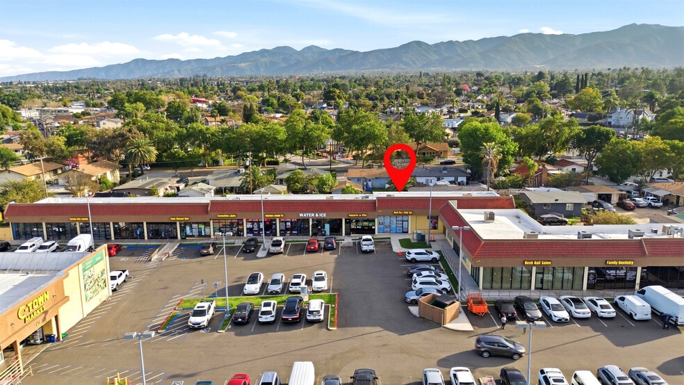 More Photos Of 685 E Grand Blvd, Corona Storefront Retail Office For Lease