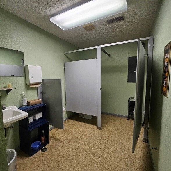 More Photos Of 1000 N 42nd St, Mount Vernon Religious Facility For Sale