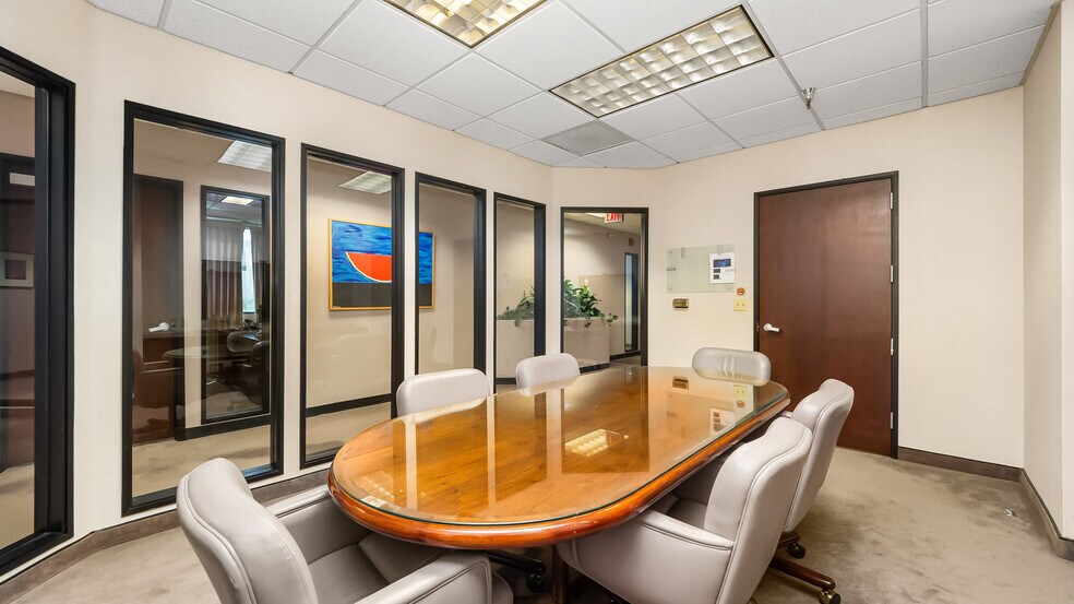 More Photos Of 224 N Fair Oaks Ave, Pasadena Medical For Sale