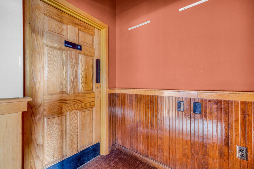 More Photos Of 1589 Big a Rd, Toccoa Flex For Sale