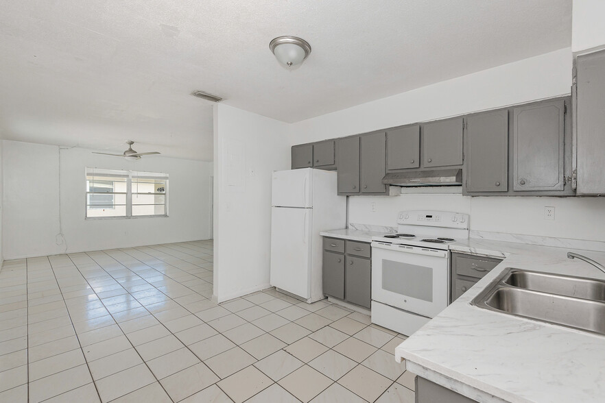 More Photos Of 1911-1915 SW 4th Ave, Fort Lauderdale Apartments For Sale