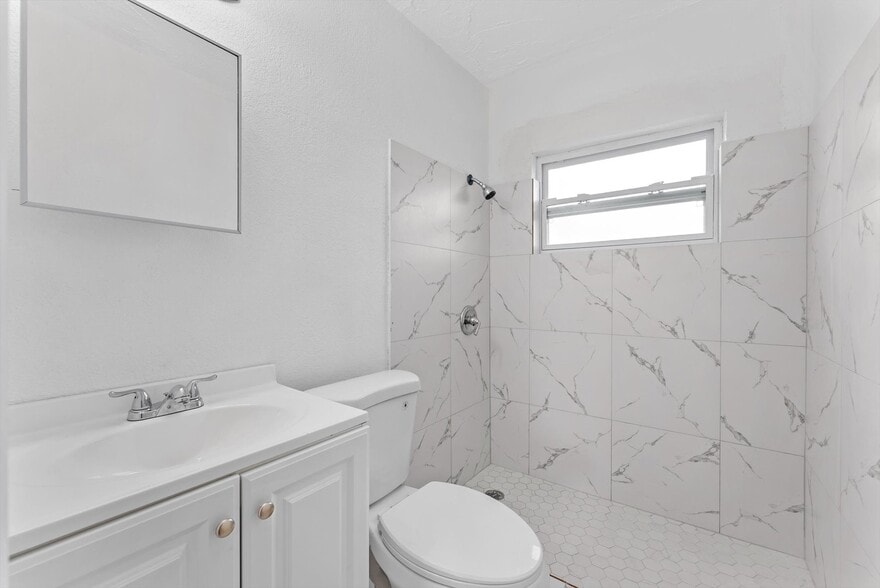 More Photos Of 526 NW 12th Ave, Boynton Beach Apartments For Sale