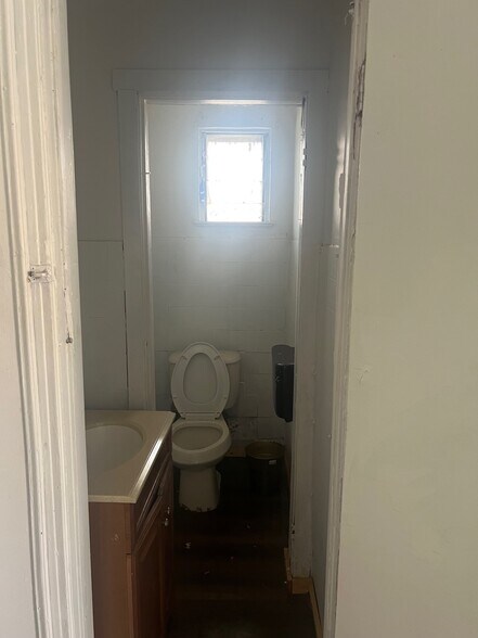 More Photos Of 428 US Highway 27, Moore Haven General Retail For Lease