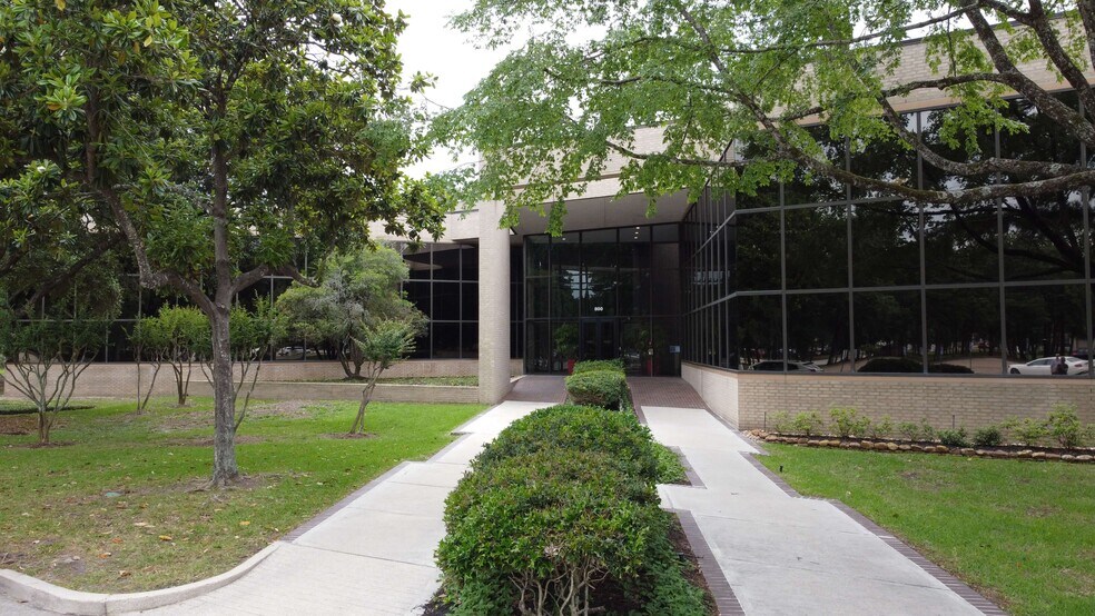More Photos Of 600 Rockmead Dr, Kingwood Unknown For Lease