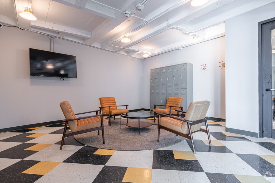 More Photos Of 6805 N Sheridan Rd, Chicago Apartments For Lease