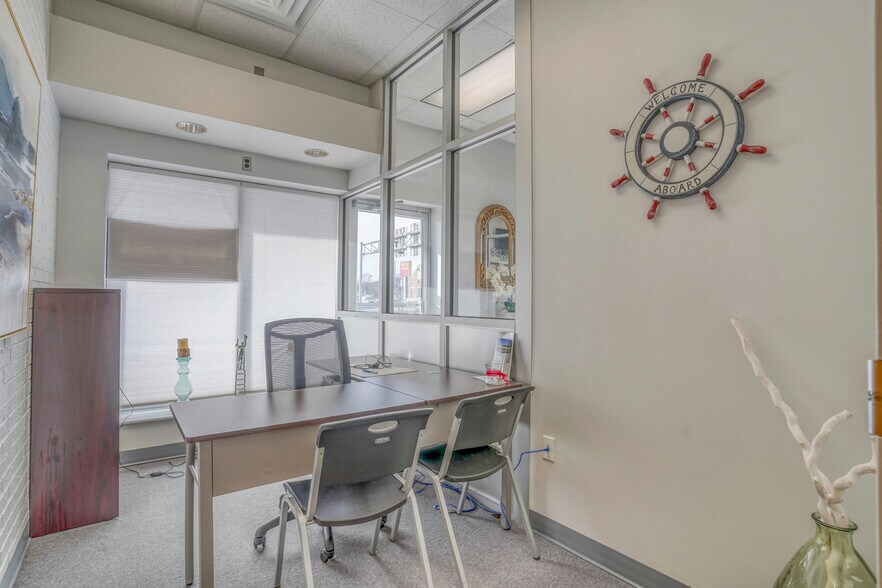 More Photos Of 65 N Dupont Hwy, Dover Medical For Sale