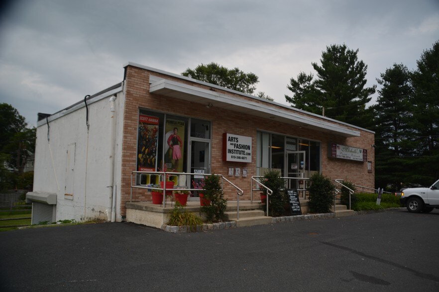 More Photos Of 720 Easton Rd, Riegelsville Freestanding For Sale