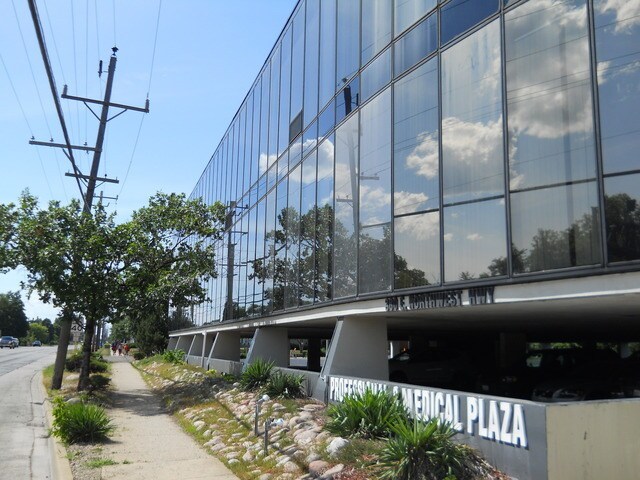 More Photos Of 380 E Northwest Hwy, Des Plaines Medical For Lease