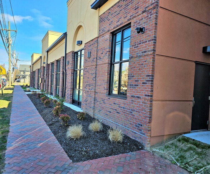 More Photos Of 218 W Broad St, Burlington Medical For Lease