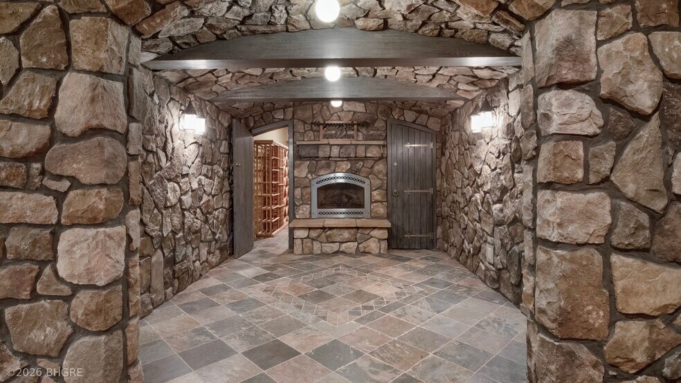 More Photos Of 2608 N Jefferson Way, Indianola Land For Sale