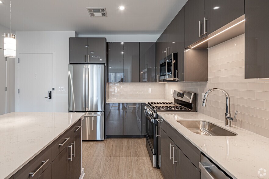 More Photos Of 620 Bloomfield Ave, Bloomfield Apartments For Lease