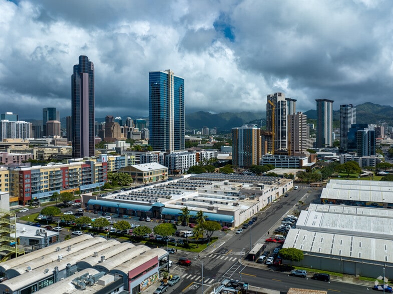 More Photos Of 670 Auahi St, Honolulu General Retail For Lease