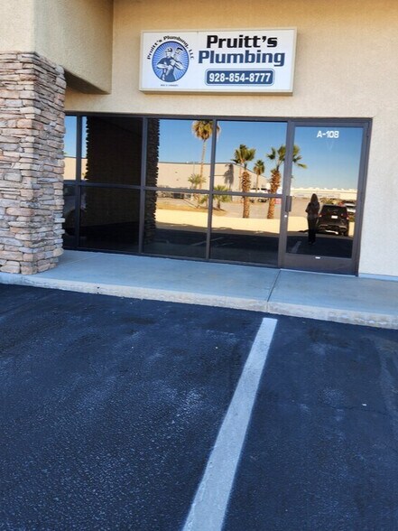 Primary Photo Of 2150 Kiowa Blvd N, Lake Havasu City Showroom For Lease