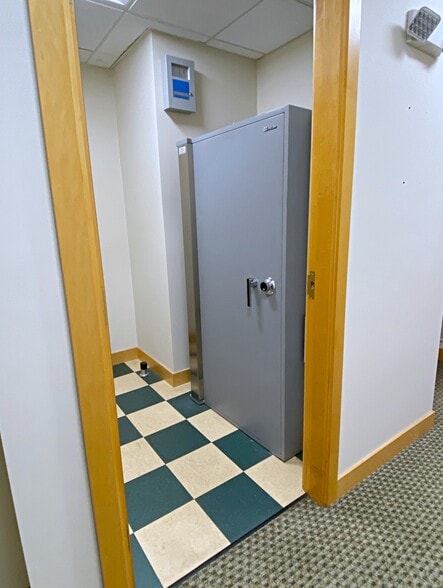 More Photos Of 573 Main St, Woburn Office For Lease