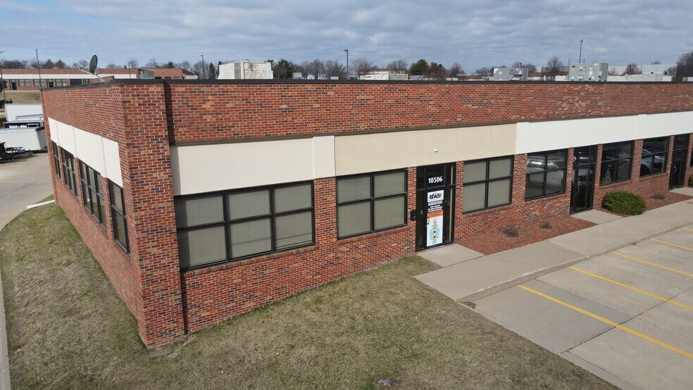 Primary Photo Of 10500-10580 Justin Dr, Urbandale Flex For Lease