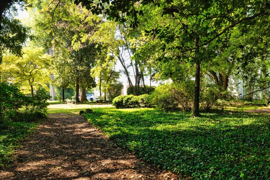 More Photos Of 252 Seavy St, Senoia Hospitality For Sale