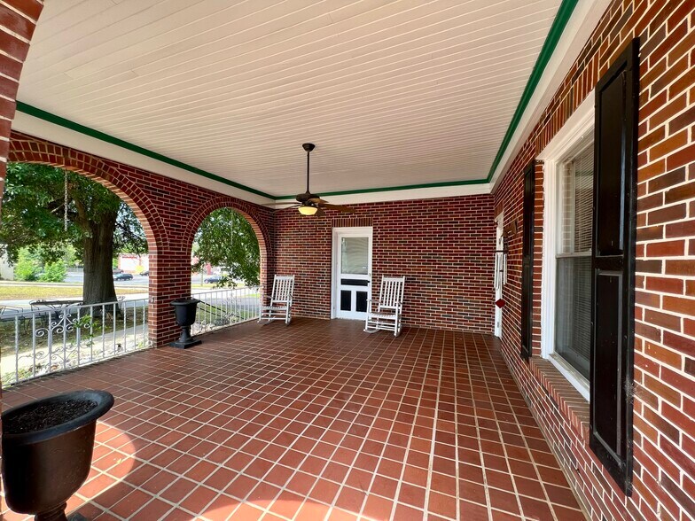 More Photos Of 100 N Fifth St, Manchester Funeral Home For Sale