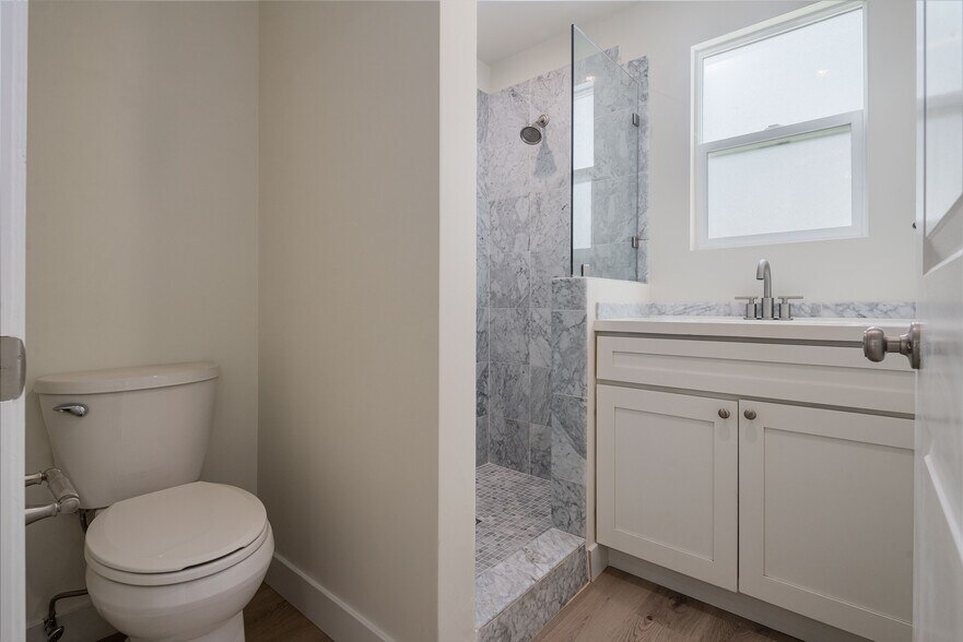 More Photos Of 1271 S Sycamore Ave, Los Angeles Apartments For Sale