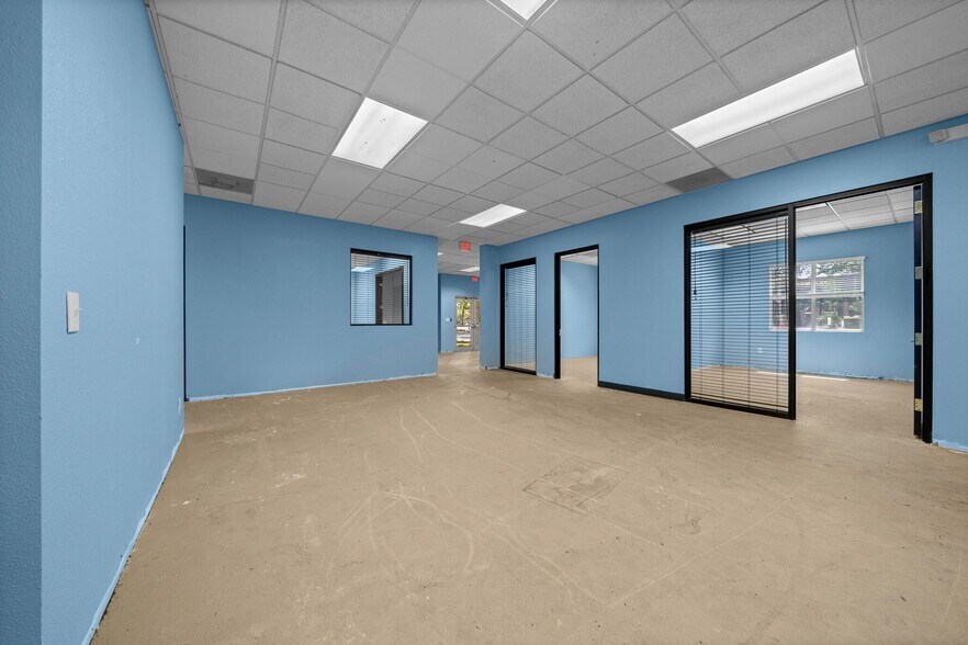 More Photos Of 5885 Central Ave, Saint Petersburg Office For Lease