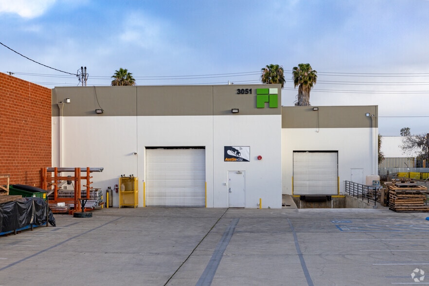 More Photos Of 3051 E Maria St, Rancho Dominguez Warehouse For Lease