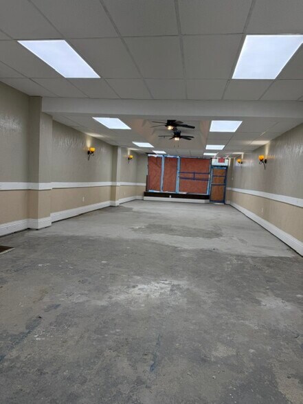 More Photos Of 1054-1060 Little East Neck Rd, West Babylon Storefront For Lease