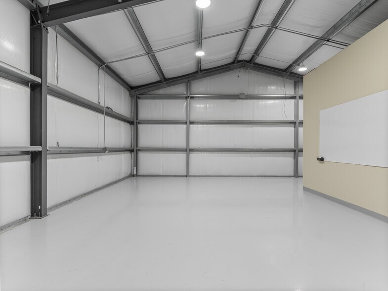 More Photos Of 16640 Highway 36, Needville Industrial For Lease