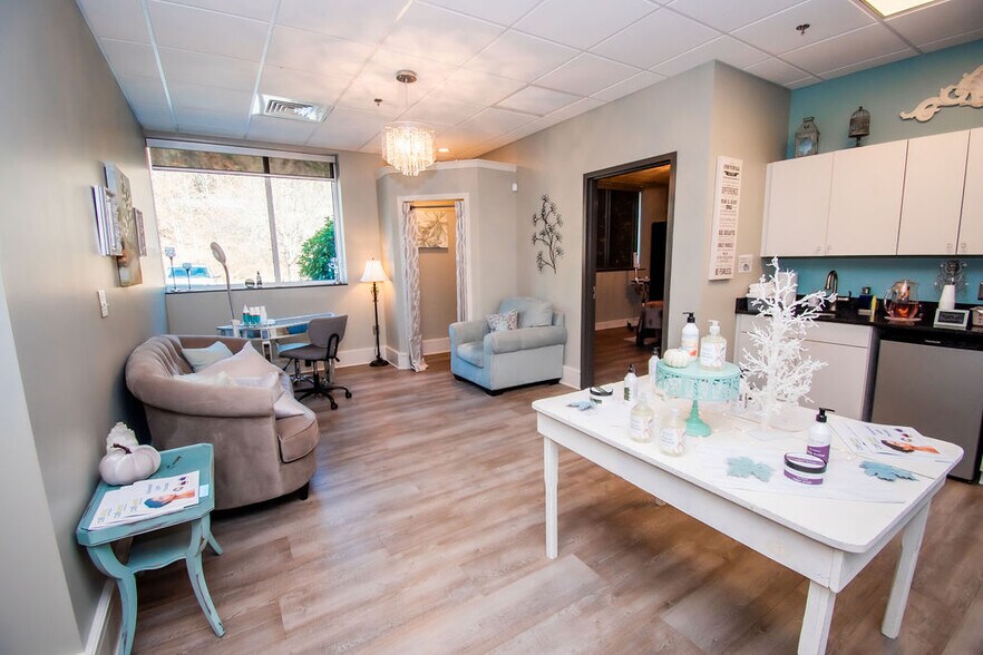 More Photos Of 3598 Highway 11, Travelers Rest Office For Sale