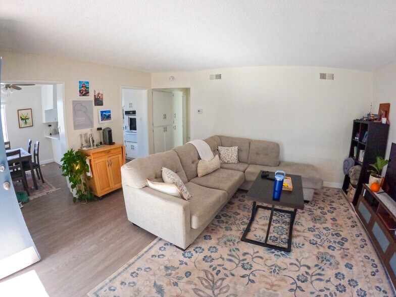 More Photos Of 736-746 E Ave, Coronado Apartments For Sale