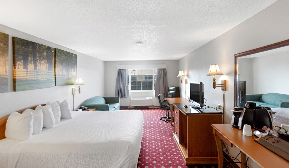 More Photos Of 912 US Highway 65/82 South, Lake Village Hotel For Sale