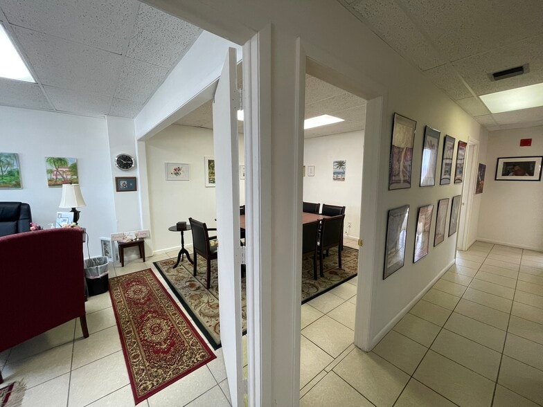 More Photos Of 2335 Tamiami Trl N, Naples Medical For Sale
