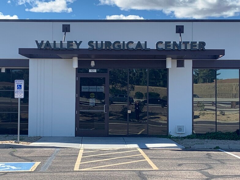 More Photos Of 15601 N 28th Ave, Phoenix Medical For Lease