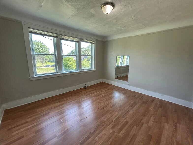More Photos Of 3737 Scovel Pl, Detroit Apartments For Sale