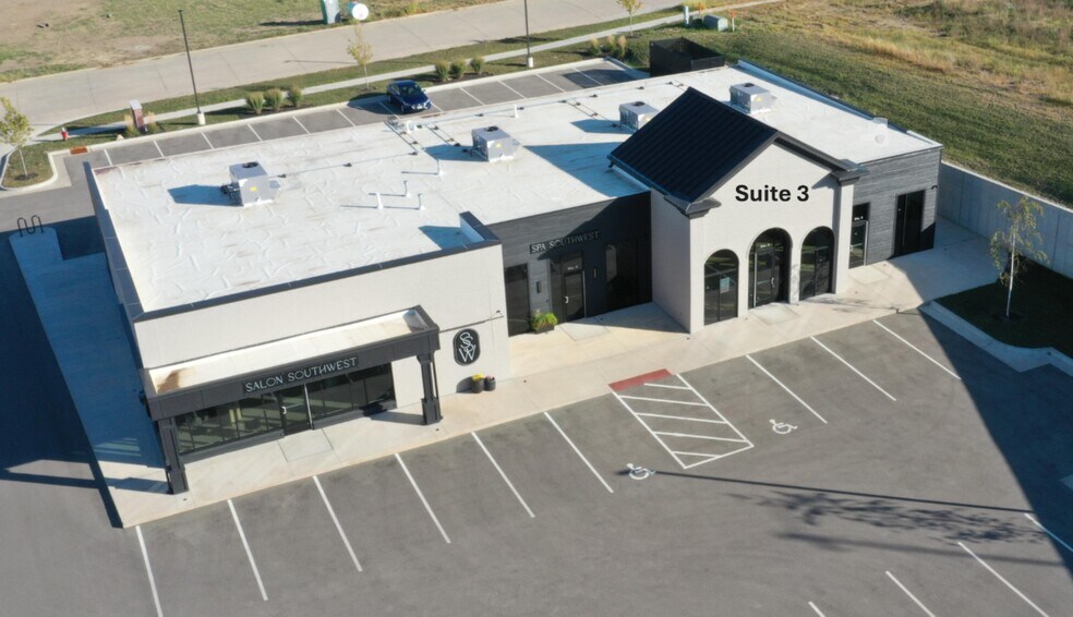 More Photos Of 6689 Boulder Brook Ct, Dubuque Medical For Lease