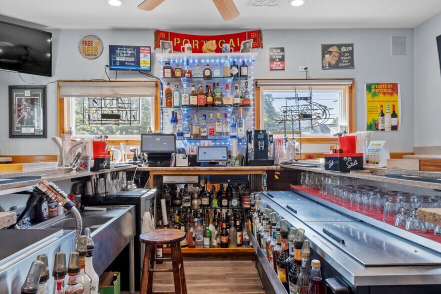 More Photos Of 80 Honora Ave ave, Dracut General Retail For Sale