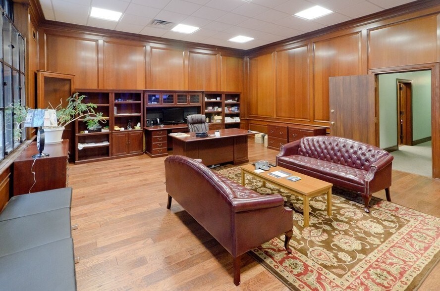 More Photos Of 175 W Washington St, Chicago Office For Sale
