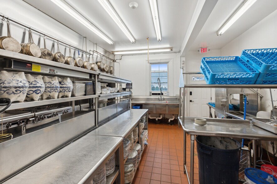 More Photos Of 32 Lighthouse Rd, Hampton Bays Hotel For Sale