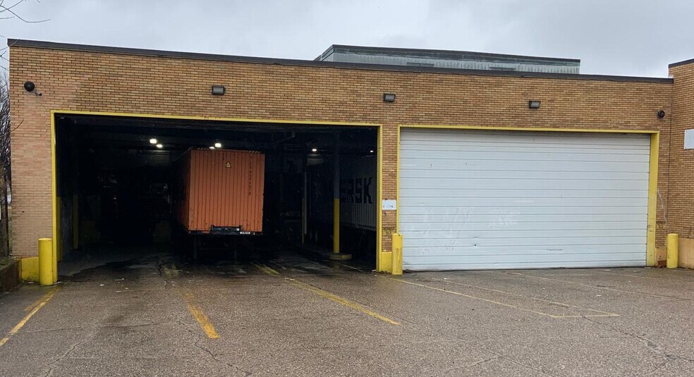 More Photos Of 1400 E State St, Hamilton Manufacturing For Lease