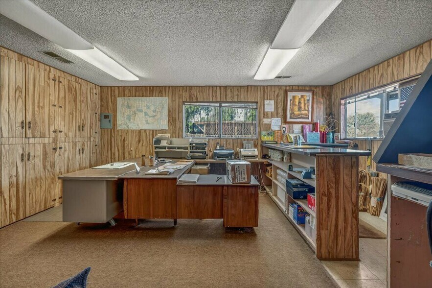 More Photos Of 708 N Pleasant Ave, Fresno Warehouse For Sale