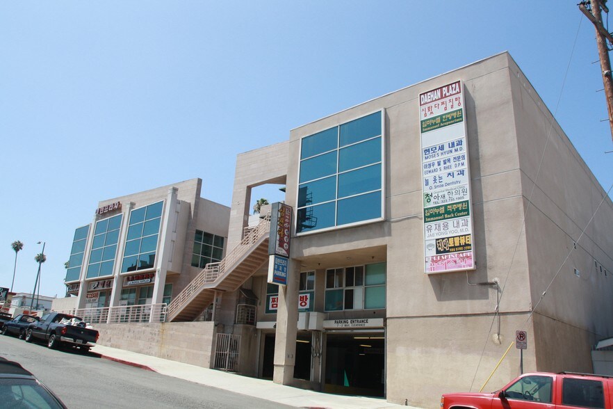 More Photos Of 966 S Western Ave, Los Angeles Office For Lease