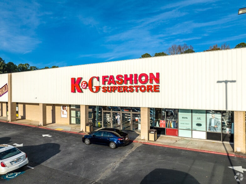 More Photos Of 1555 E Park Place Blvd, Stone Mountain Storefront For Sale