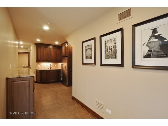 More Photos Of 2132 Green Bay Rd, Highland Park Office For Lease