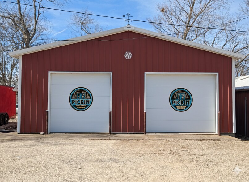 More Photos Of 9815 W US Highway 150, Edwards Industrial For Sale